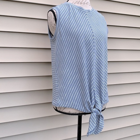 Mello DAY Striped Knot Front Sleeveless Shirt - Picture 2 of 11